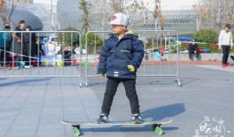 娱乐吃瓜滑板是真的吗,真相还是炒作？